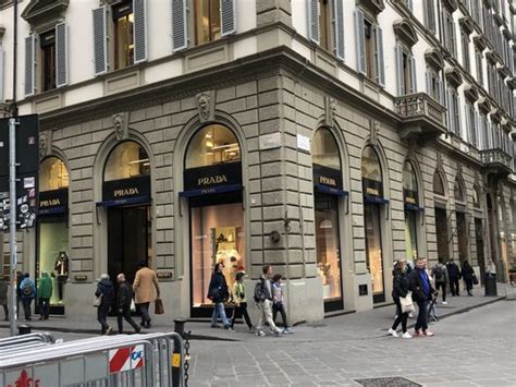 prada firenze negozi|Firenze ViaTornabuoni, 53R.